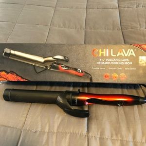 Practically brand new Chi LAVA 1.25 curling iron